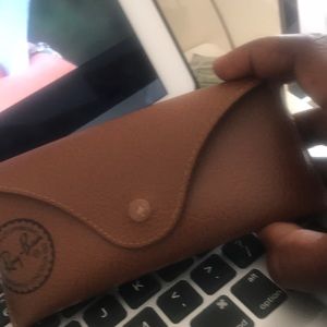 Ray ban glasses No Refund